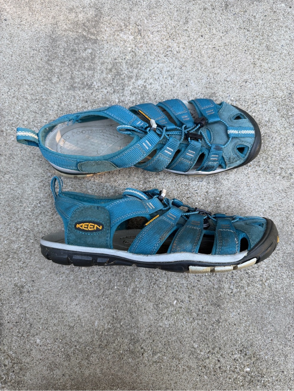 KEEN Clearwater CNX Blue Waterproof Hiking Water Sandals Women's Size 9